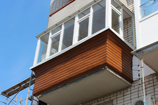 Наружная отделка балконов и лоджий в Москве